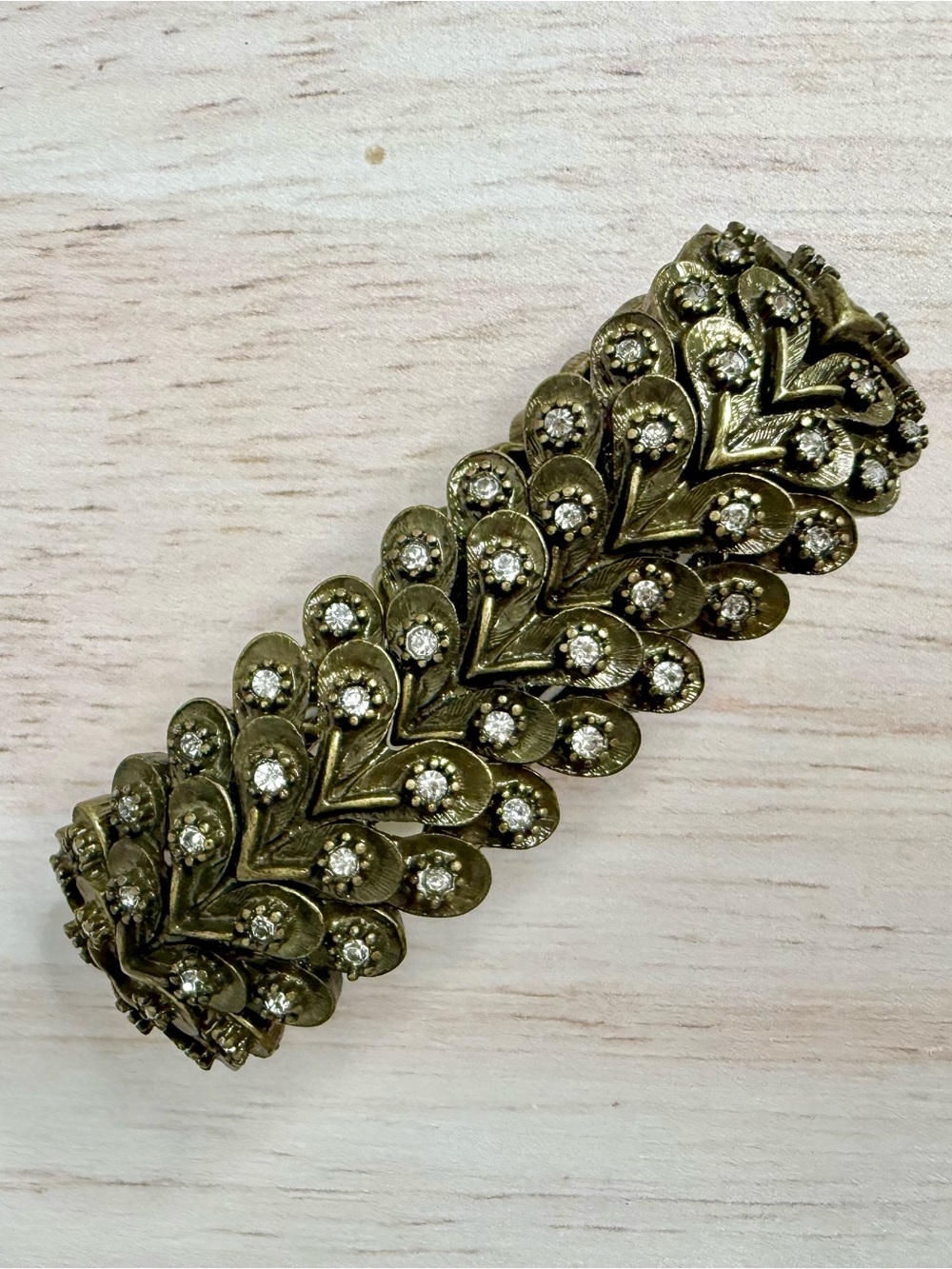 Vintage-Inspired Gold Crystal Stretch Bracelet